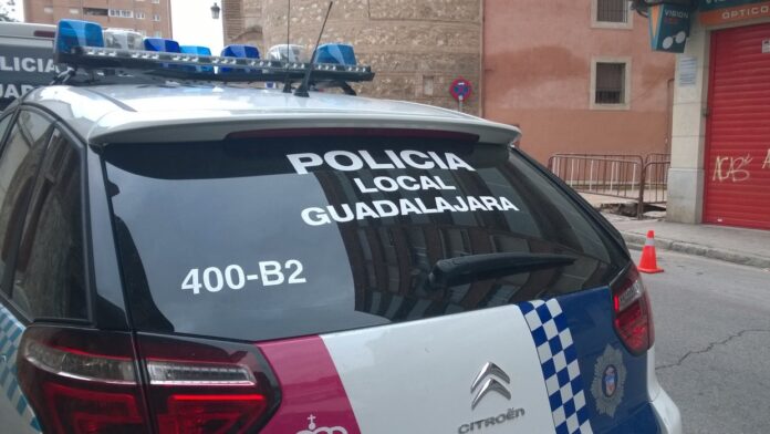Coche patrulla de la Policía Local de Guadalajara. (Foto: La Crónic@)