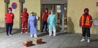 Entrega de pizzas al Hospital de Guadalajara.