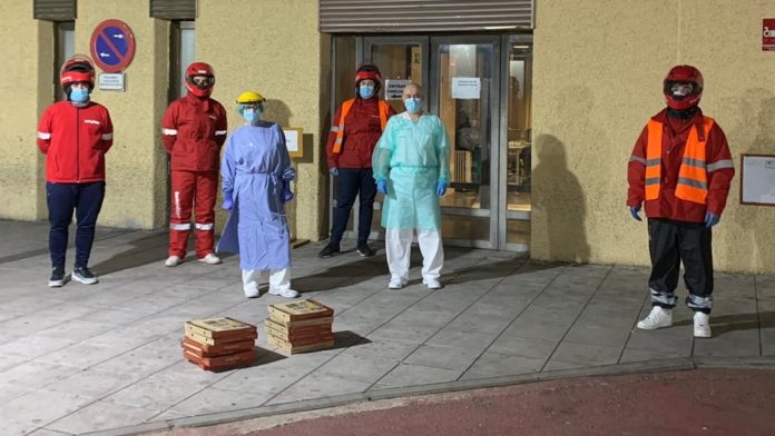 Entrega de pizzas al Hospital de Guadalajara.