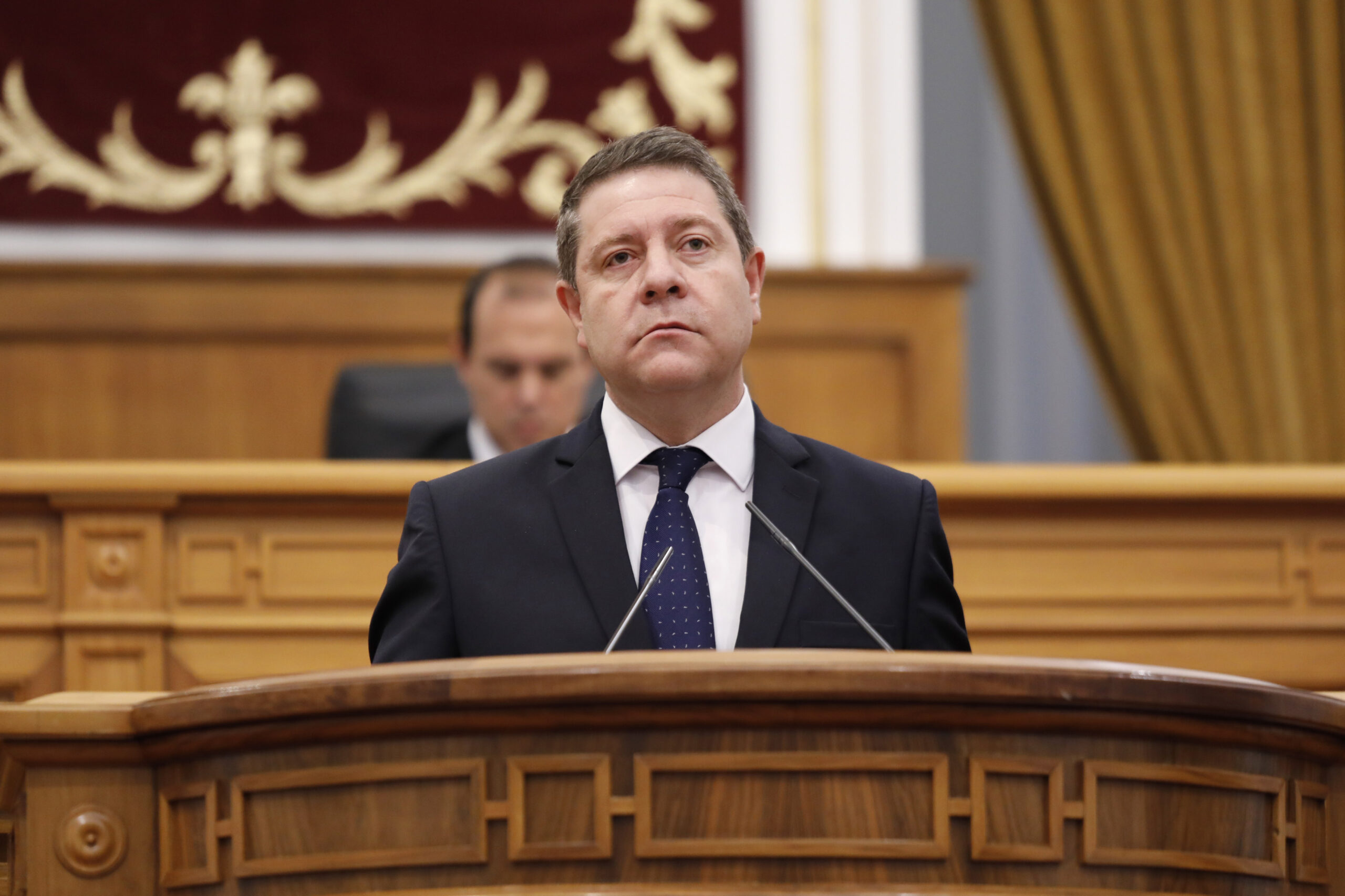 García Page, en la sesión extraordinaria de las Cortes de Castilla-La Mancha el 2 de mayo de 2020.