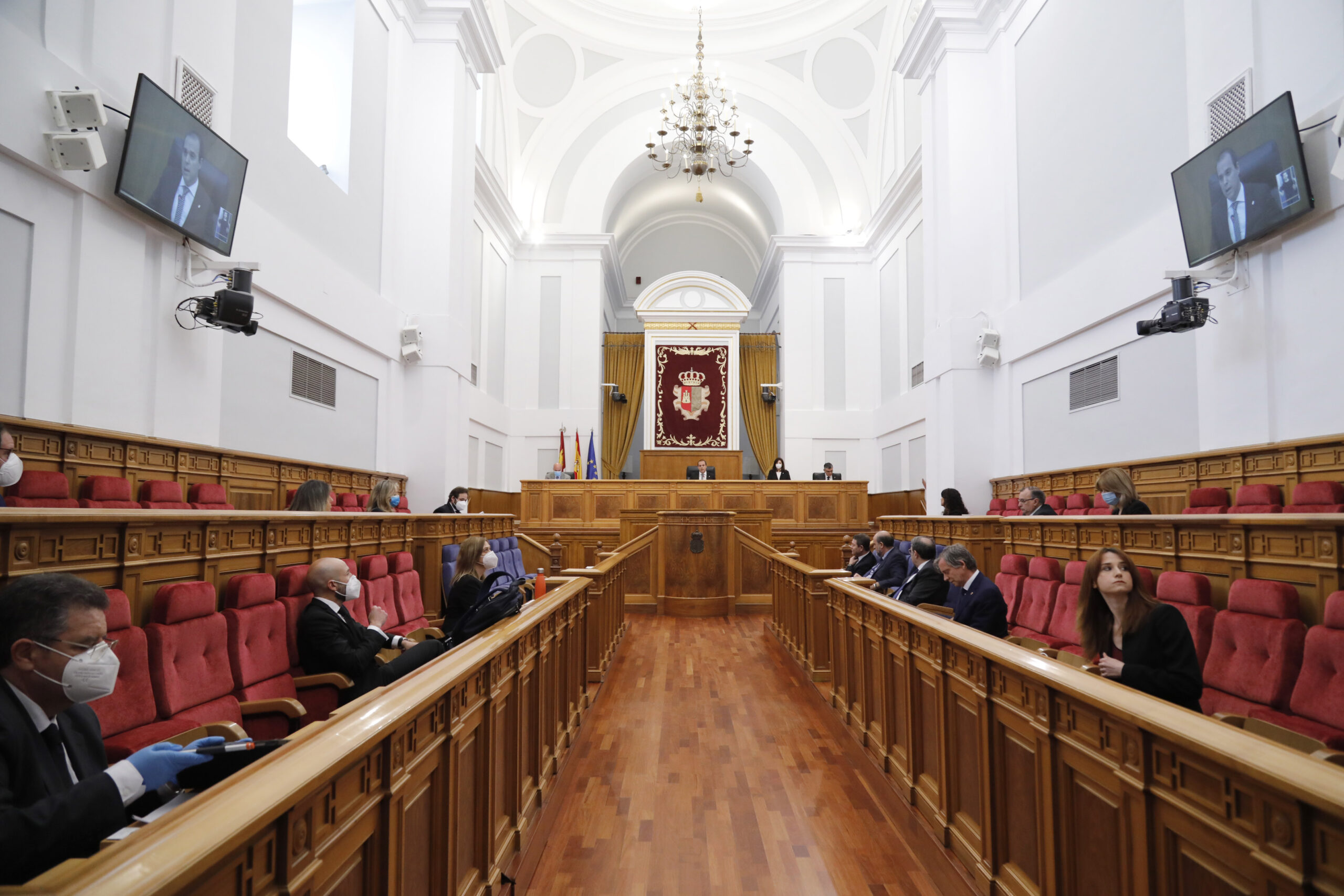 Minuto de silencio de las Cortes de Castilla-La Mancha el 2 de mayo de 2020.