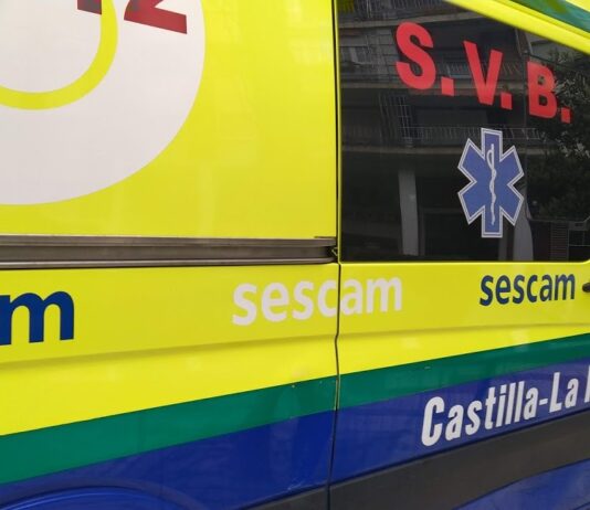 Ambulancia del SESCAM. (Foto: La Crónic@)