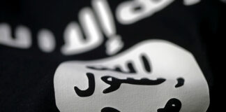 Bandera del DAESH, también conocido como Estado Islámico.