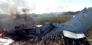 Restos de la avioneta siniestrada, donde viajaban los cuatro españoles que iban a ser repatriados.