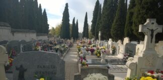 Uno de los patios del cementerio de Guadalajara.
