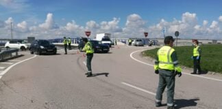 Control de la Guardia Civil en una carretera de la provincia de Guadalajara.