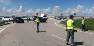 Control de la Guardia Civil en una carretera de la provincia de Guadalajara.