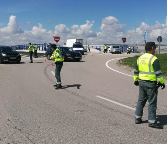 Control de la Guardia Civil en una carretera de la provincia de Guadalajara.