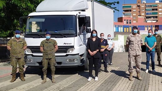 Donación de alimentos de la Guardia Real a Azuqueca.