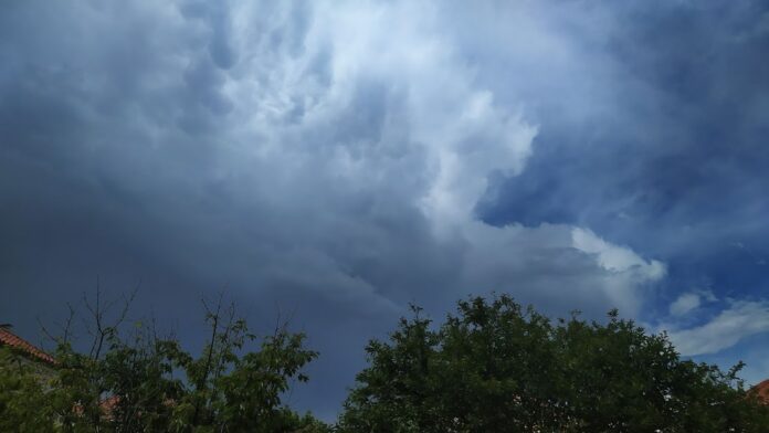 Nubes de tormenta este martes, 26 de mayo de 2020, sobre la Campiña de Guadalajara. (Foto: La Crónic@)