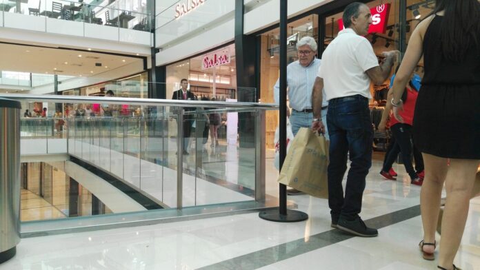 Rebajas en un centro comercial, antes del coronavirus.
