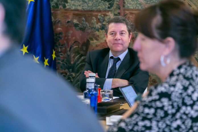 El presidente de Emiliano García-Page, preside en el Palacio de Fuensalida la reunión habitual del Consejo de Gobierno que se celebra los martes.