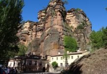 Dicen que es la ermita más bonita de España y está en Guadalajara. ¿Qué te parece? Santuario del Barranco de la Hoz, en Corduente.