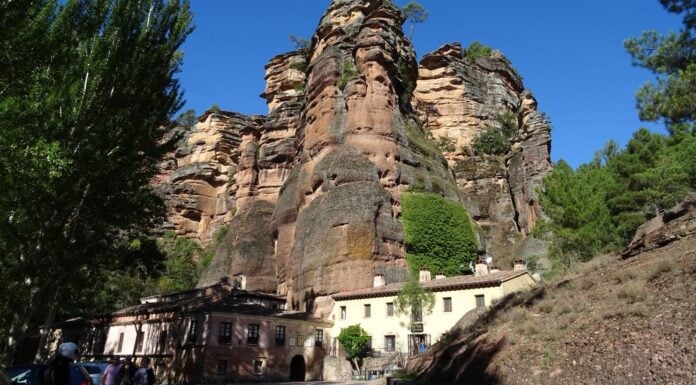 Dicen que es la ermita más bonita de España y está en Guadalajara. ¿Qué te parece? Santuario del Barranco de la Hoz, en Corduente.