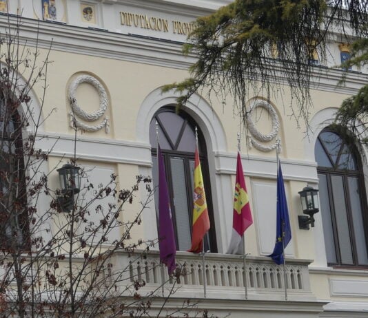 Fachada de la Diputación de Guadalajara. (Foto: La Crónic@)
