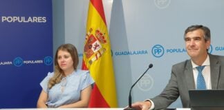 Itziar Asenjo y Antonio Román, en su rueda de prensa.