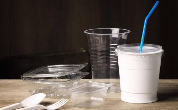 La lucha contra los plásticos de un solo uso parece imparable y acelerada.
