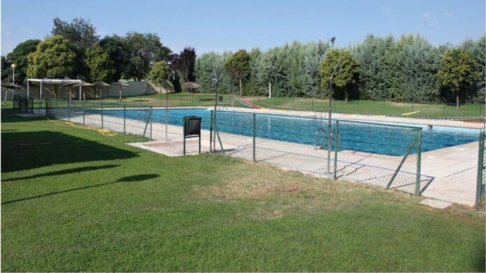 Vaso principal de la piscina municipal de Cabanillas del Campo.