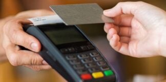 Caen dos bandas de estafadores que actuaban en Guadalajara y Madrid desde hace años Modelo de TPV para tarjeta sin contacto.