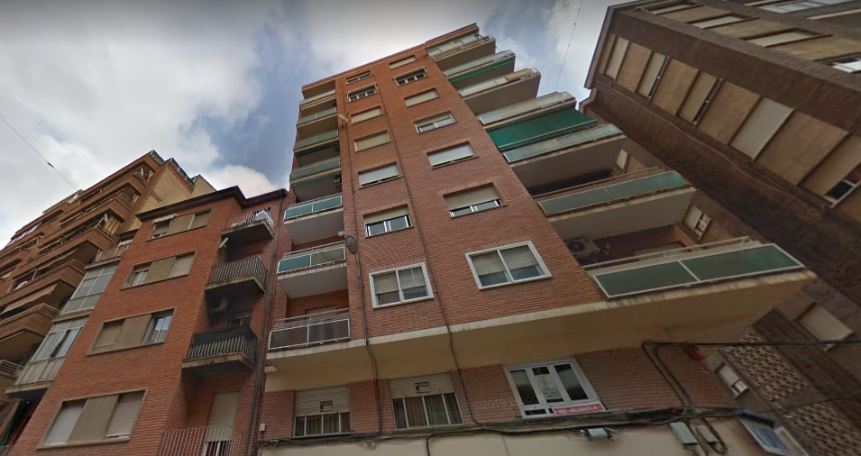 Edificio de Albacete cuyos vecinos han sido confinados este sábado.