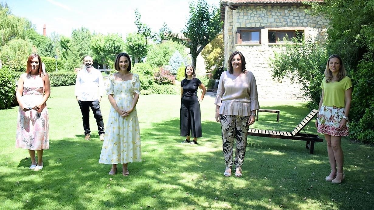 Tamara Falcó y sus acompañantes, en El Molino de Alcuneza.