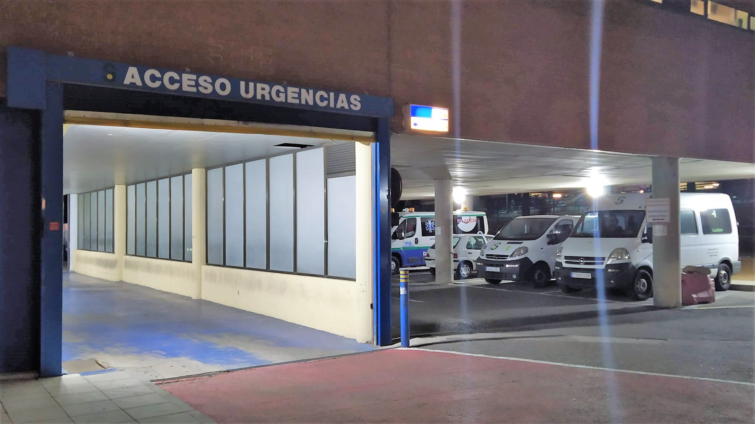 Acceso a las Urgencias del Hospital de Guadalajara, en julio de 2020. (Foto: La Crónic@)