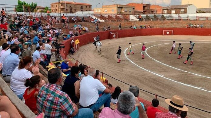 Novillada mixta celebrada en Torrijos el 12 de julio de 2020.
