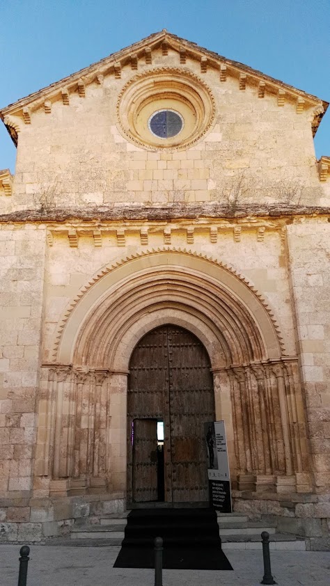 Fachada de la iglesia de San Miguel, en Brihuega. (Foto: La Crónic@)