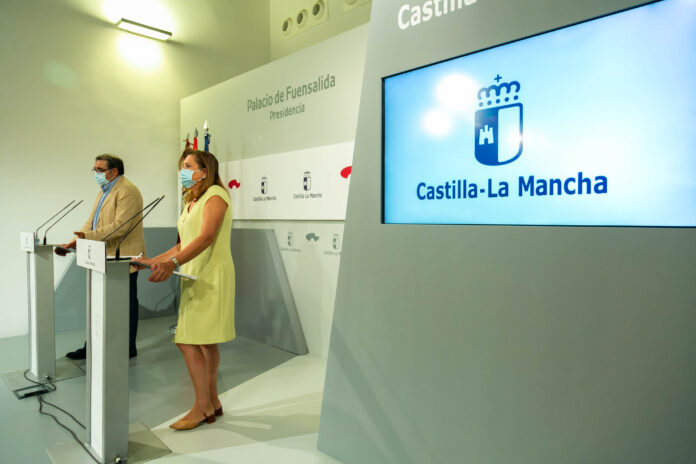 Los consejeros de Sanidad y Educación, en su comparecencia de prensa del 21 de agosto de 2020.