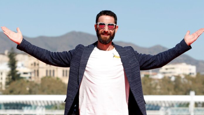 Dani Rovira, restablecido del cáncer que padecía.