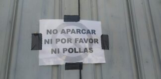 El letrero en una puerta al que alude El Paseante. (Foto: La Crónic@)