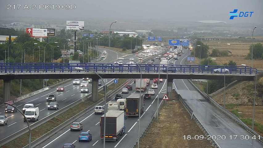 La A-2 a la altura del kilómetro 19 el viernes, 19 de septiembre de 2020, hacia las cinco y media de la tarde.