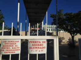 Acceso al colegio Los Olivos, de Cabanillas del Campo, en el inicio del curso escolar -2021. (Foto: La Crónic@)