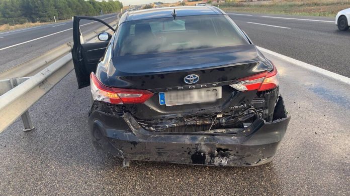 Estado en el que ha quedado el coche de Paco Núñez, presidente del Partido Popular de Castilla-La Mancha.