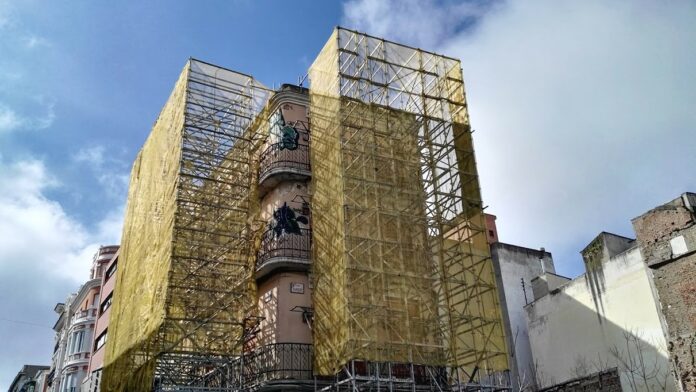 andamios Una década después, estos andamios de la Plaza Mayor son bien conocidos por todos los vecinos de Guadalajara. (Foto: La Crónic@)