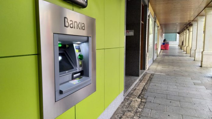 Cajero de Bankia en la Plaza Mayor de Guadalajara. (Foto: La Crónic@)