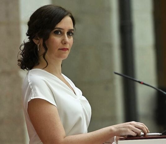 ¿Agua para Madrid? Castilla-La Mancha responde a Díaz Ayuso (que aún no ha hablado) Isabel Díaz Ayuso, presidenta de la Comunidad de Madrid.