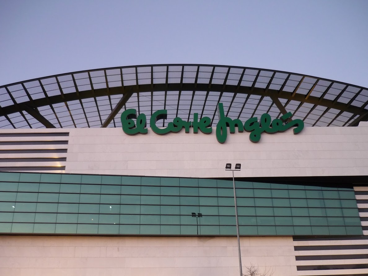 Exterior de El Corte Inglés de Guadalajara. (Foto: La Crónic@)