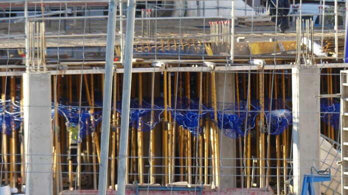 Obra para la construcción de un edificio en Guadalajara. (Foto: La Crónic@)