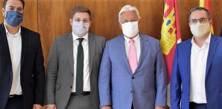 Jesús Ortega, junto al consejero de Fomento antes de la reunión mantenida en Toledo.