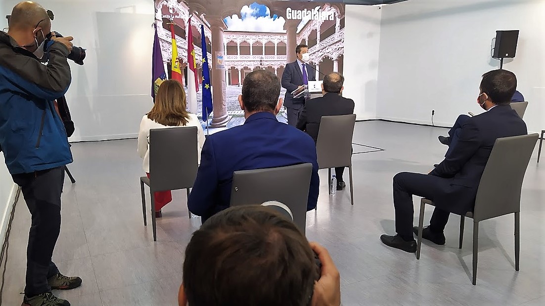 García-Page durante su intervención en el Palacio del Infantado, el 28 de septiembre de 2020. (Foto: La Crónic@)