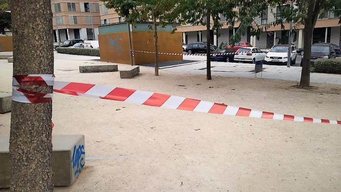 El parque de la calle Antonio Cañadas también se ha clausurado este jueves. (Foto: La Crónic@)