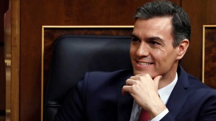 Pedro Sánchez, en su asiento del Congreso de los Diputados como presidente del Gobierno de España.