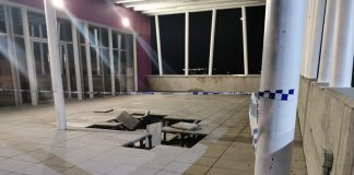 Suelo del EJE, tras el paso de los gamberros.