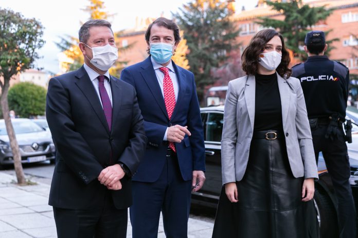 Los tres presidentes, antes del inicio de la reunión de Ávila, el 28 de octubre de 2020.