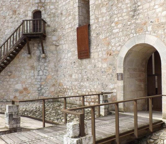 Acceso al castillo de Torija, muy visitado en los últimos días. (Foto: La Crónic@)