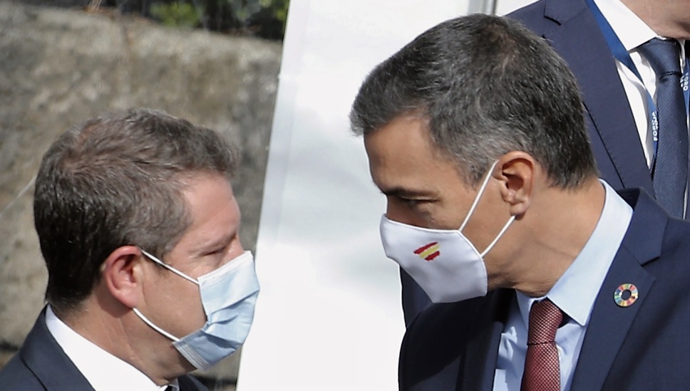 Page y Pedro Sánchez, frente a frente en La Toja.