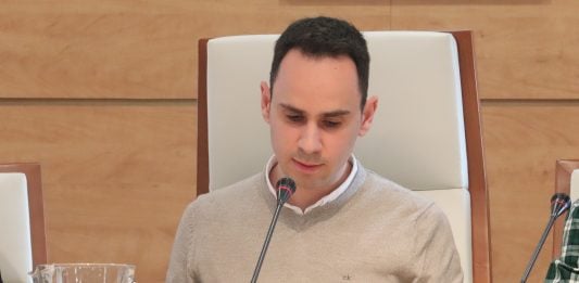 García Salinas durante un Pleno del Ayuntamiento de Cabanillas del Campo.