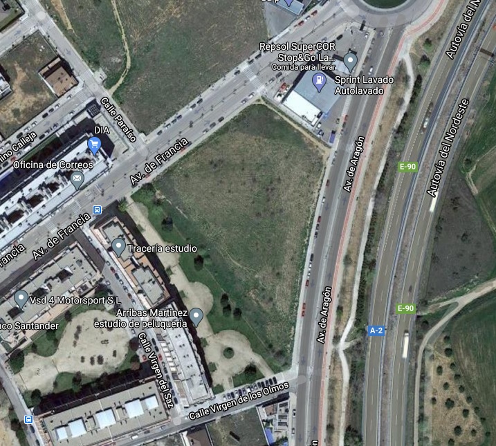 Solares en la Avenida de Francia, cerca ya de la A-2. (Foto: Google Maps)