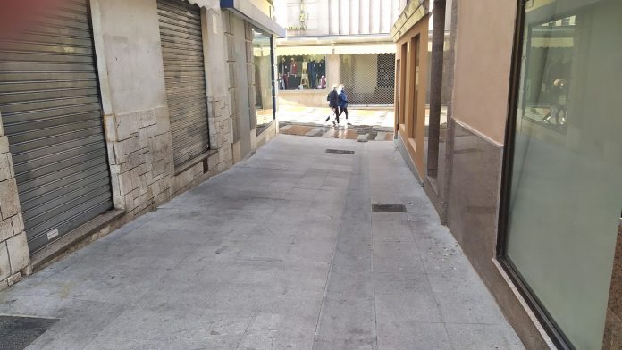 Bar cerrado en Guadalajara, en un festivo. (Foto: La Crónic@)